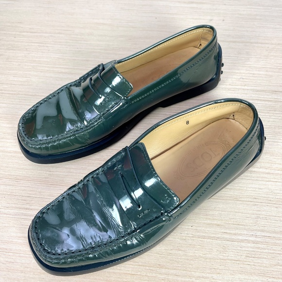 Tod's Green Patent Leather Loafers - Picture 4 of 12